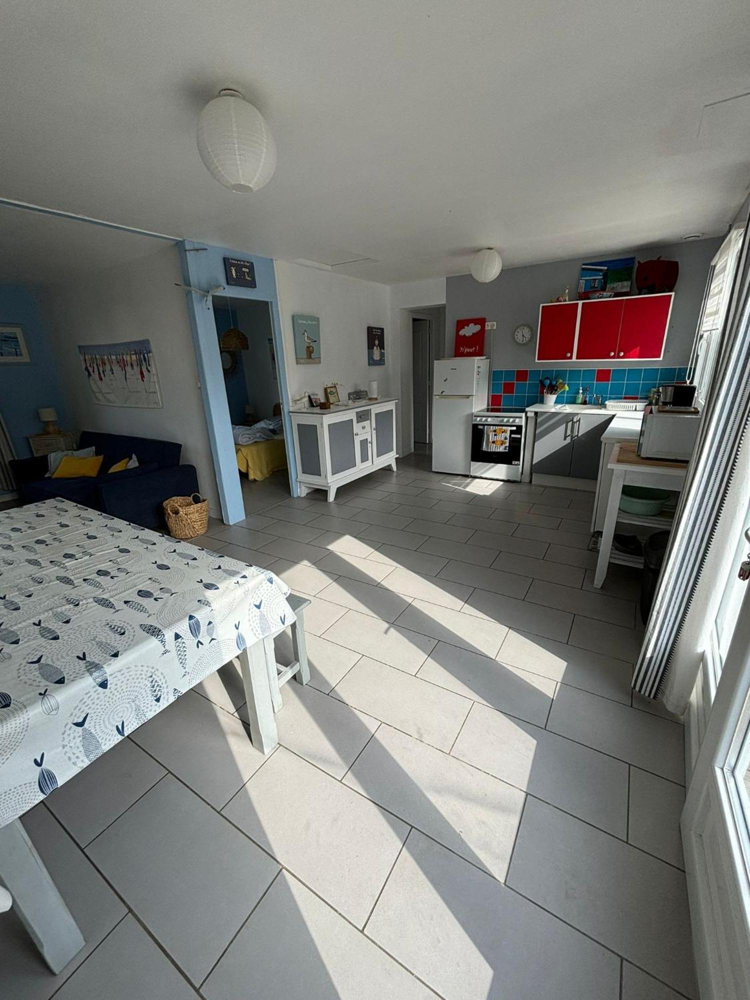 Hébergement de vacances C'est Maison Bleue, Juste A Cote De La Plage... *