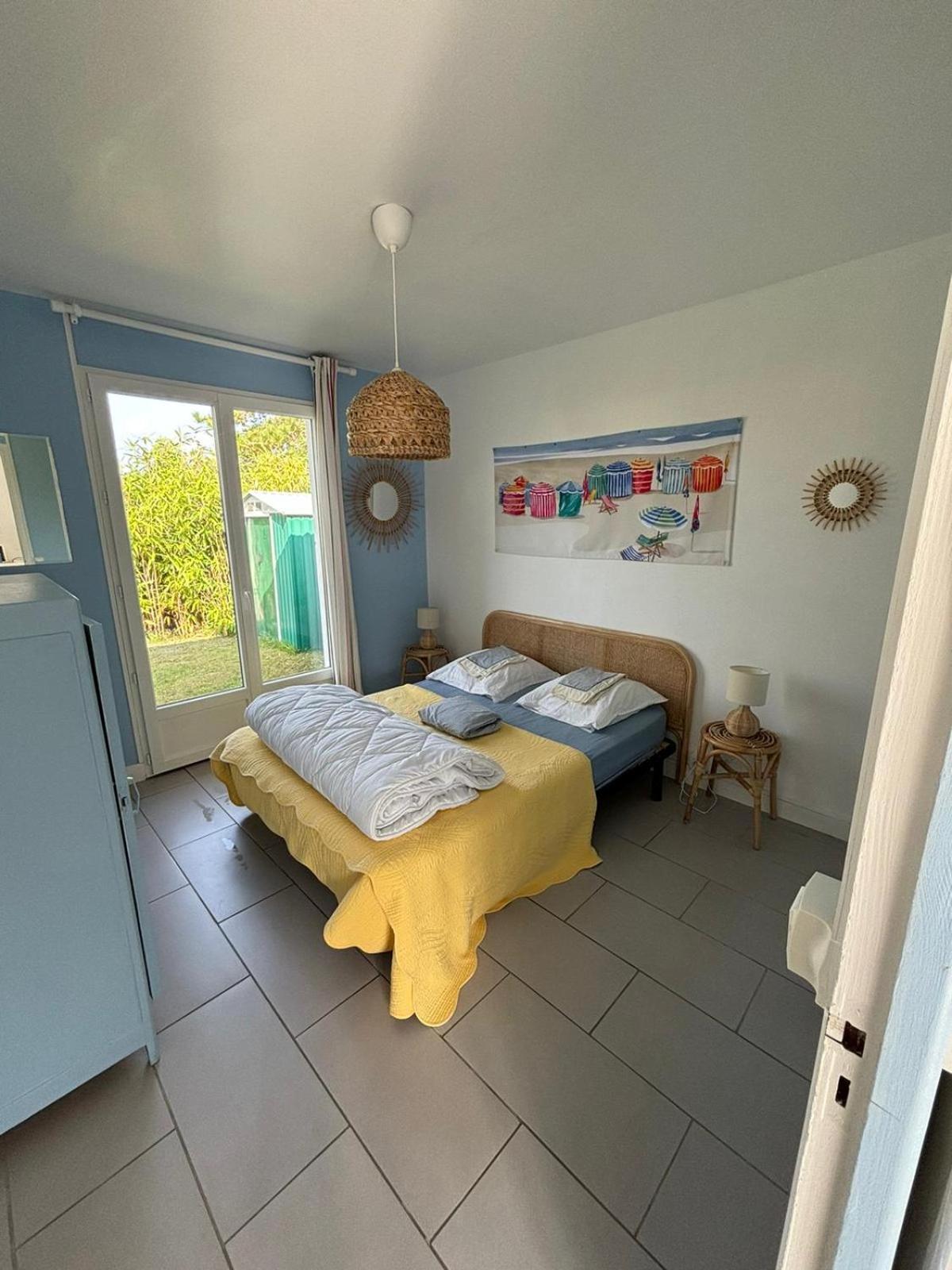 C'est Maison Bleue, Juste A Cote De La Plage... Holiday home Barneville-Carteret