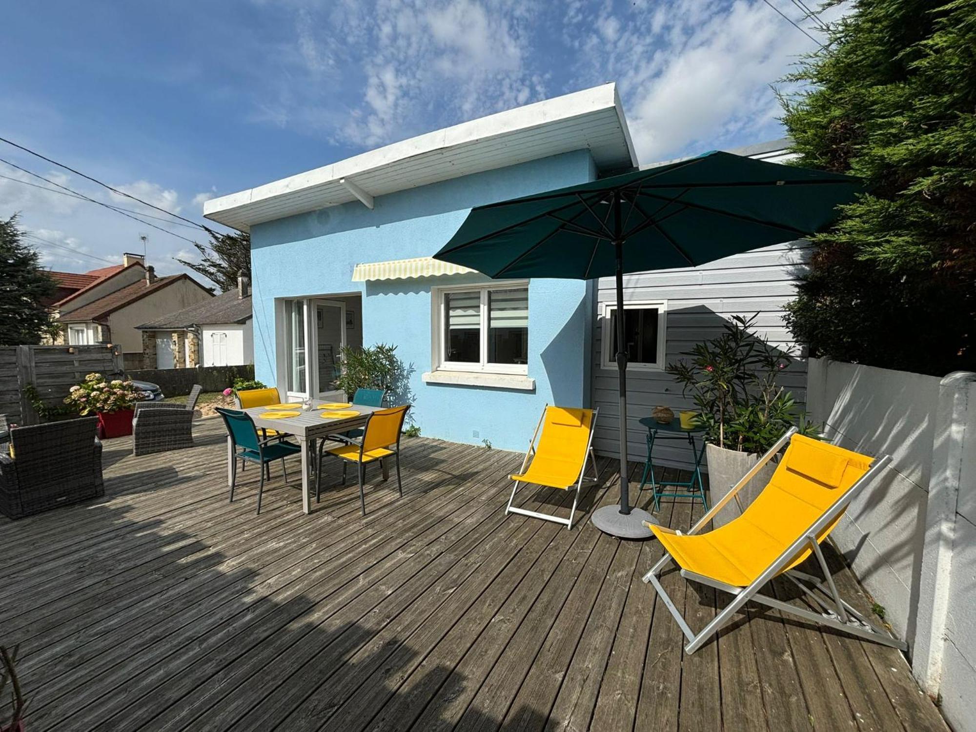 Holiday home C'est Maison Bleue, Juste A Cote De La Plage...